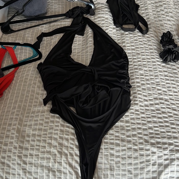 black urban low cut bodysuit - Picture 2 of 3